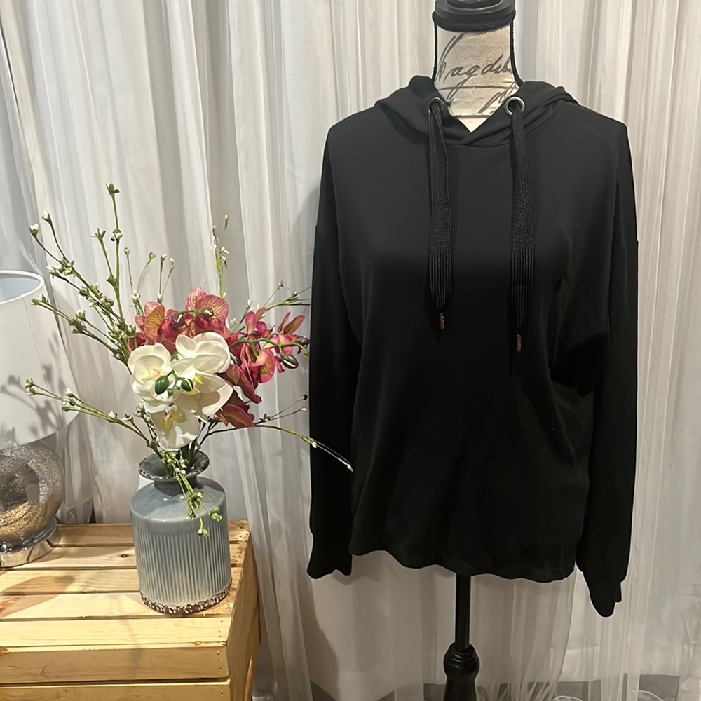 Avia is the brand in a size s in the color black